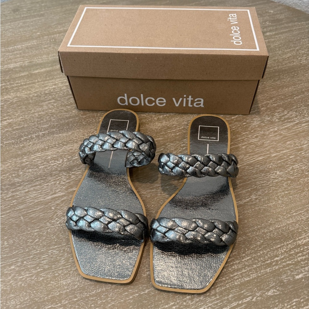 Dolce Vita Women's Pewter Metaliv Sandals